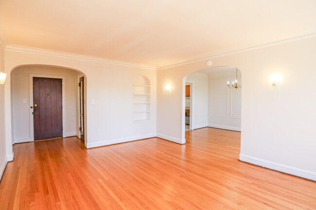 Foto del edificio - 7443 N Claremont Ave