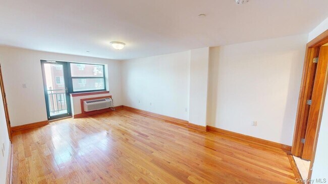 Foto del edificio - 135-23 82nd Ave