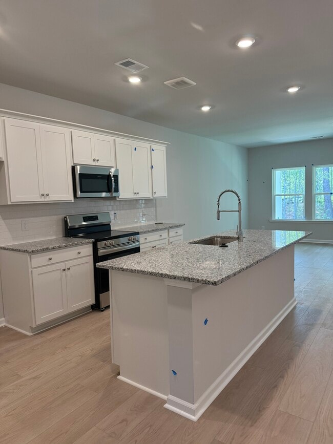 Building Photo - 119 Barefoot Dr