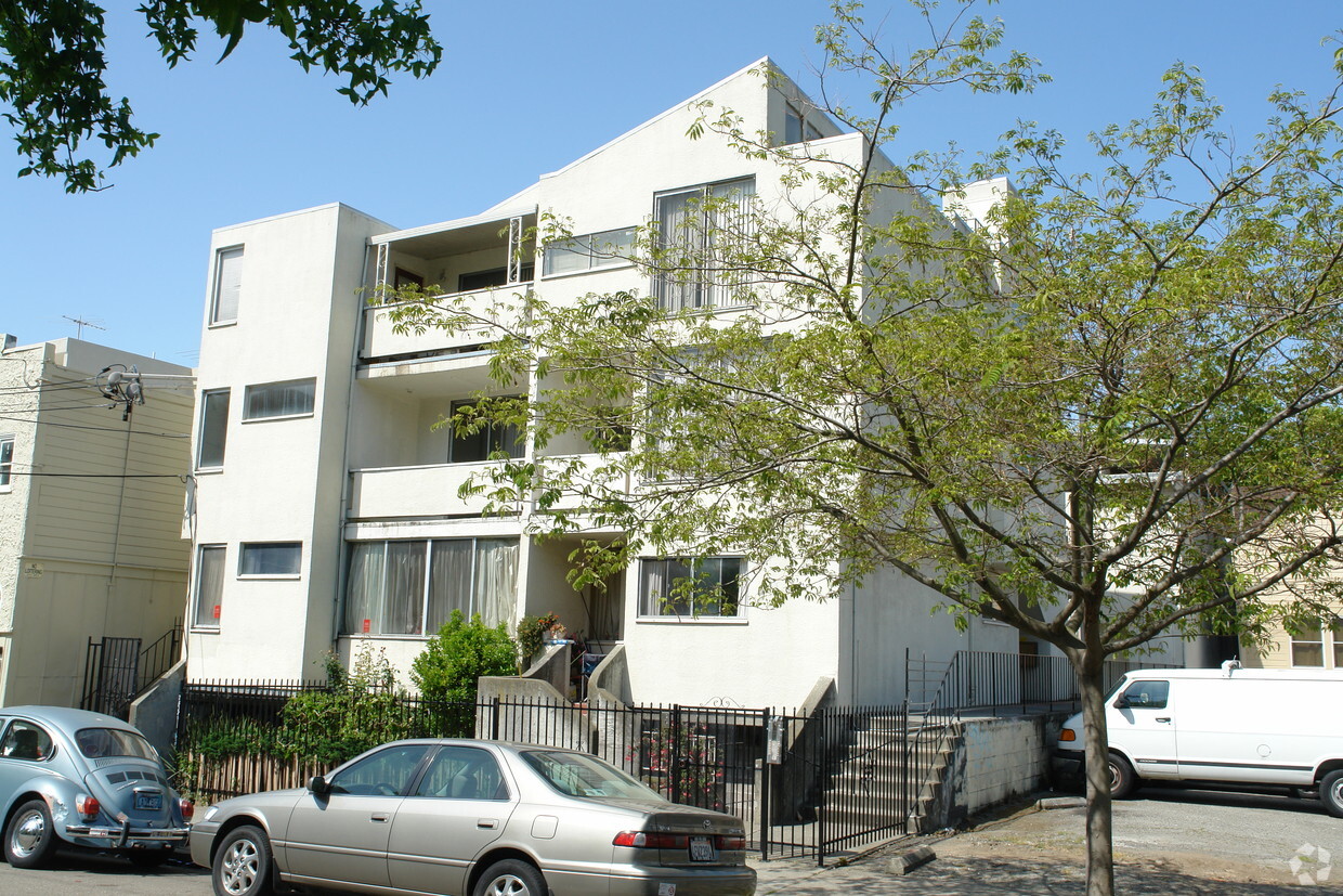 Building Photo - 2510 Regent St