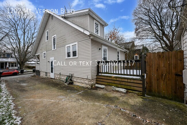 Building Photo - Beautifully updated 3 bedroom home for rent