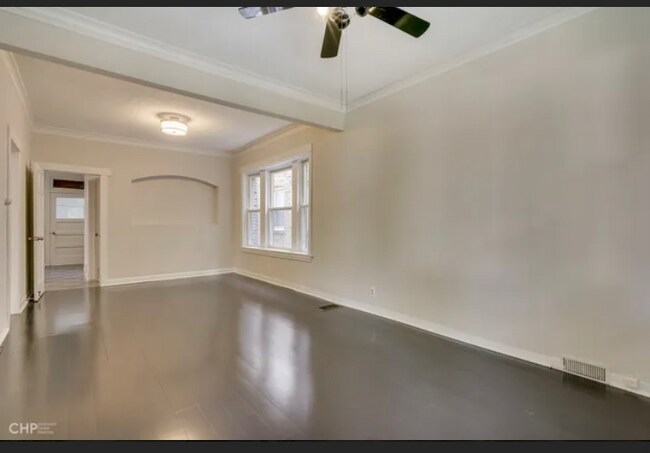 Foto del edificio - 2521 N Springfield Ave