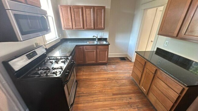 Foto del edificio - 373 Chittenden Ave