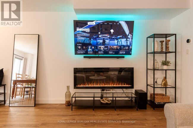 Building Photo - 7 Trent Ave