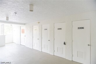 Building Photo - 290 Naples Cove Dr