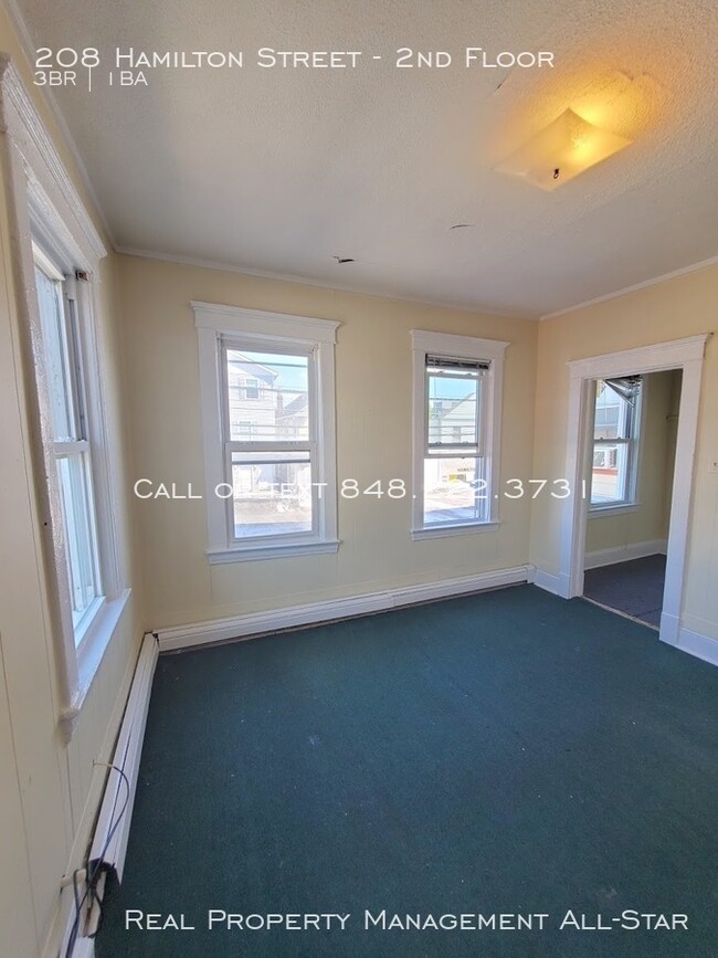 Building Photo - 208 Hamilton St