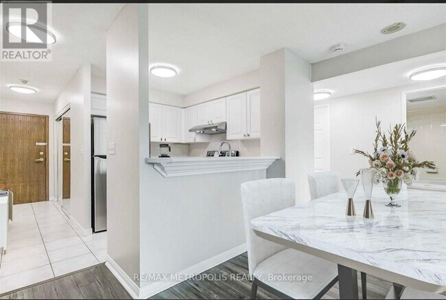 Photo du bâtiment - 11 Lee Centre Dr