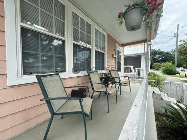 Building Photo - 204 Fishburne St