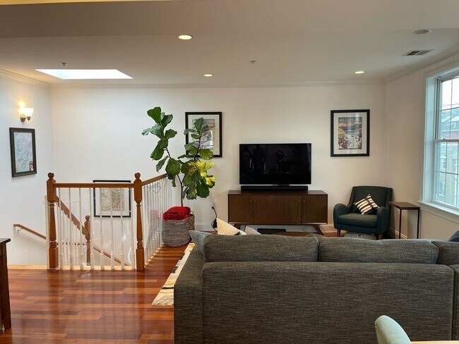 Foto del edificio - 93 Sciarappa St