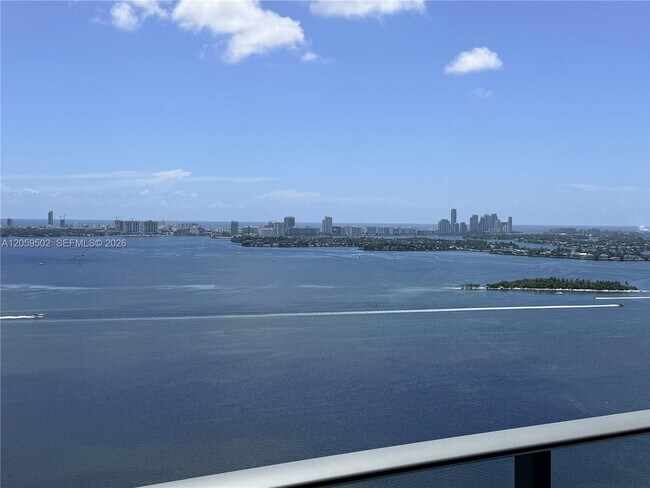 Foto del edificio - 480 NE 31st St