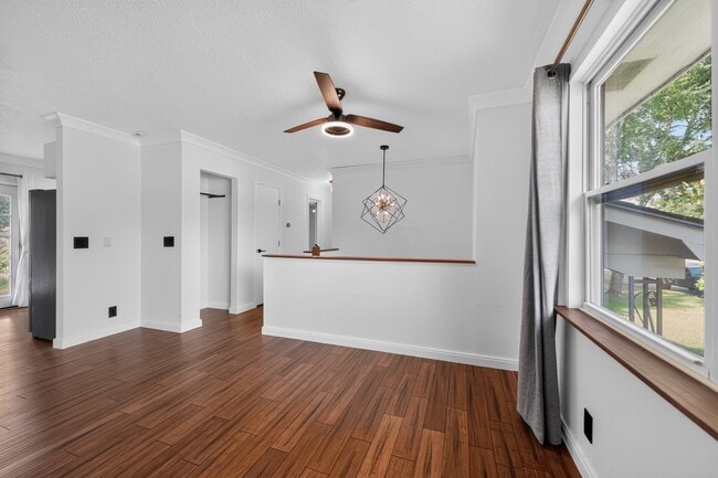 Building Photo - 3906 Pickett Dr SW