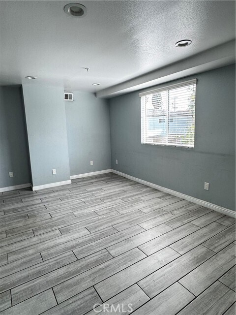 Foto del edificio - 433 E 30th St