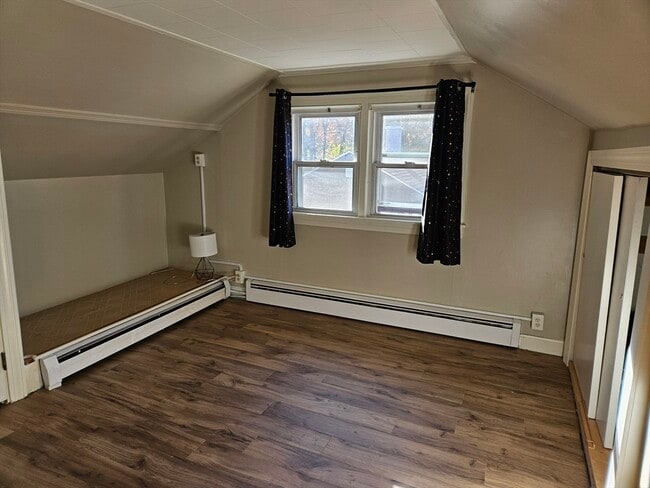 Building Photo - 71 Chapel St