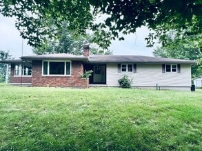 Building Photo - 66121 Richwood Dr