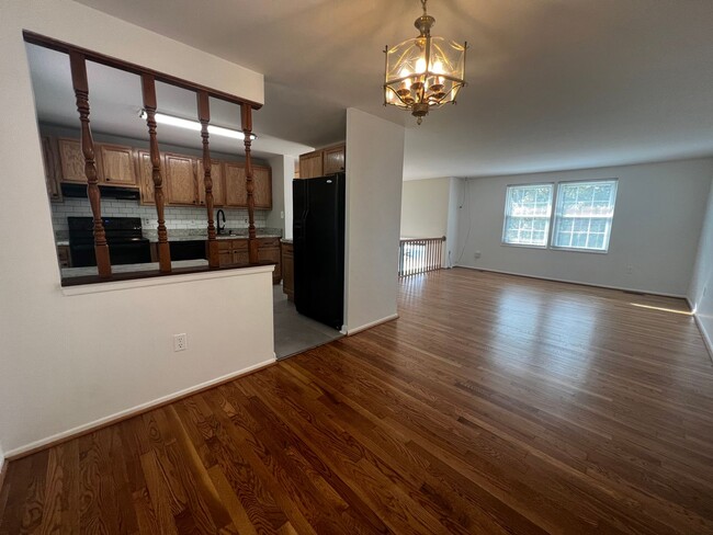 Building Photo - Charming 4 BR/2 BA Single-Family Home in Silver Spring!
