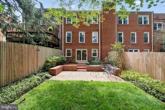 Building Photo - 214 James Thurber Ct