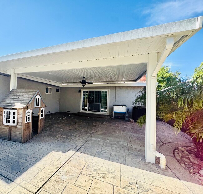 Building Photo - 1119 Encina Ct