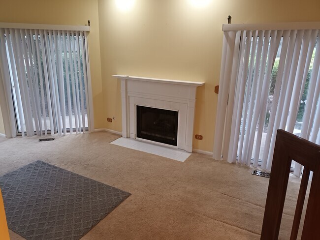 Living room w/Patio - 1191 Ranchview Ct