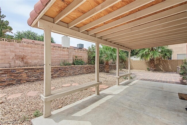 Building Photo - 2909 Sarina Ave