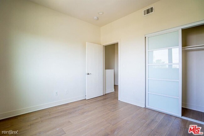 Foto del edificio - 3 br, 3.5 bath House - 147 1/2 Roselake Ave