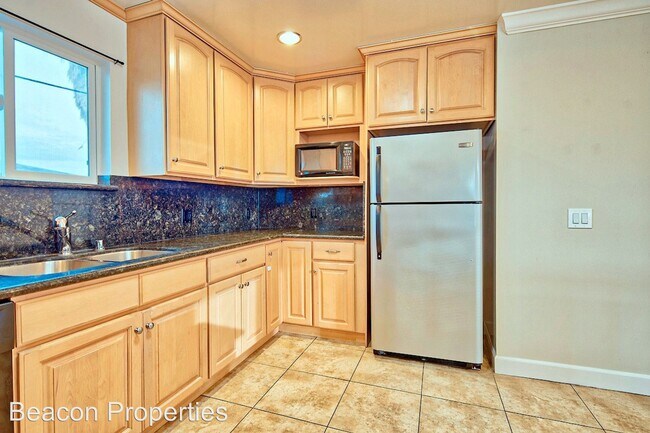 Foto del edificio - 702 W MacArthur Blvd