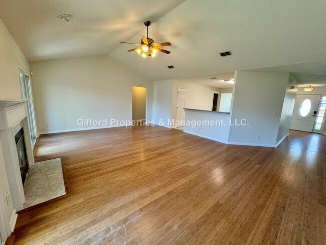 Foto del edificio - Beautiful 4 Bedroom / 2 Bathroom Harbor Winds Home w/ Solar Panels