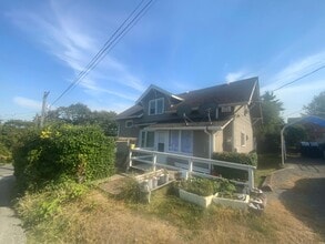 Building Photo - 3520 E Grandview Ave