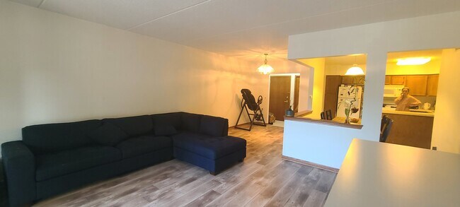 Foto del edificio - 5005 Warren St