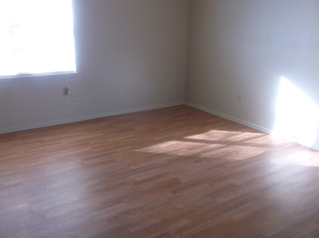 Building Photo - 4512 Neely