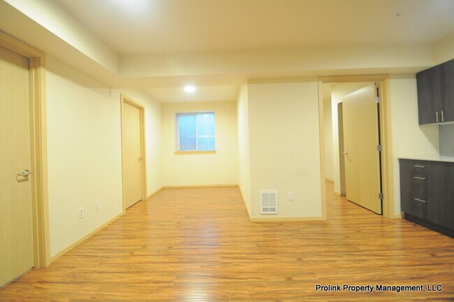Foto del edificio - 5246 Brooklyn Ave NE
