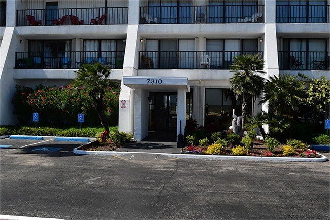 Building Photo - 7310 Seawall Blvd