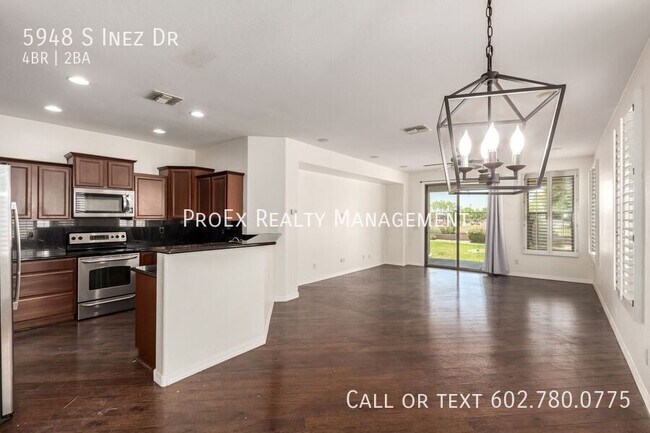 Building Photo - 5948 S Inez Dr