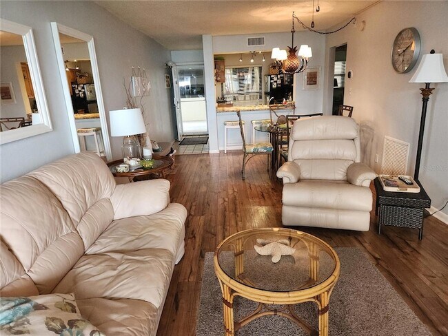 Foto del edificio - 6291 Bahia Del Mar Cir