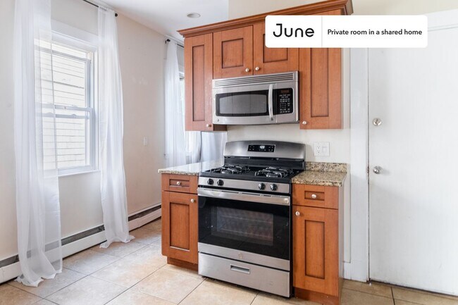 Foto del edificio - Room in Shared 5 bed/1 bath home in Mission Hill