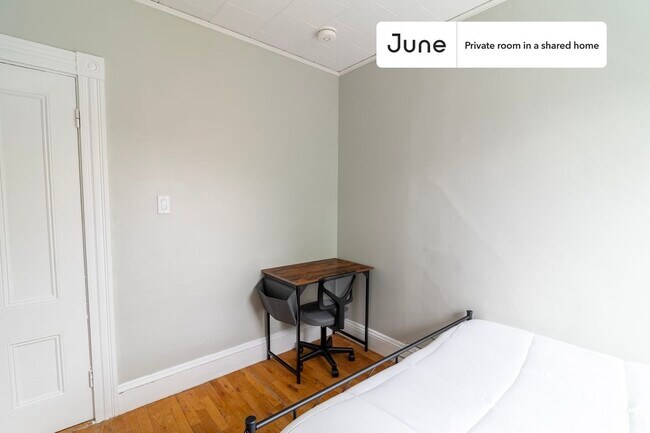 Foto del edificio - Room in Shared 4 bed/1 bath home