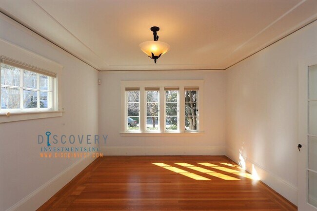 Foto del edificio - Trestle Glen Three Bedroom Home With Stunning Backyard