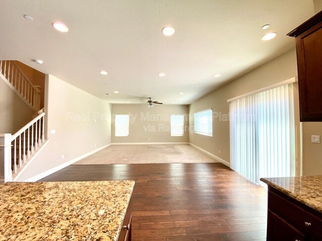 Foto del edificio - 6162 E Farrin Ave