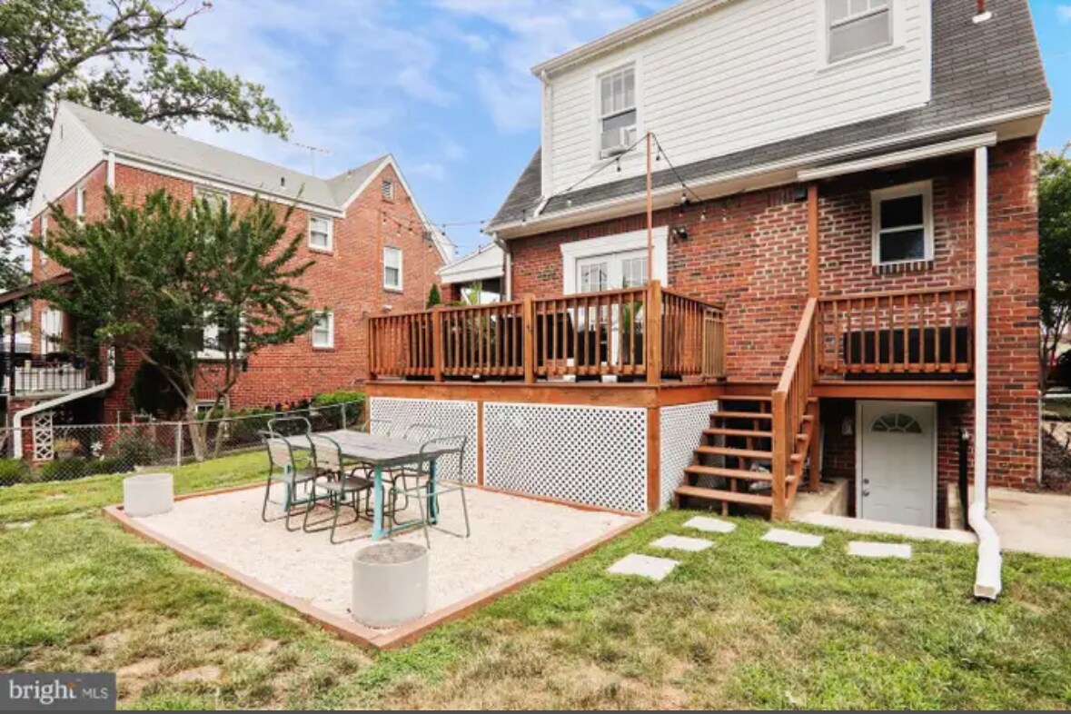 Photo - 1123 44th Pl SE (Washington, DC)