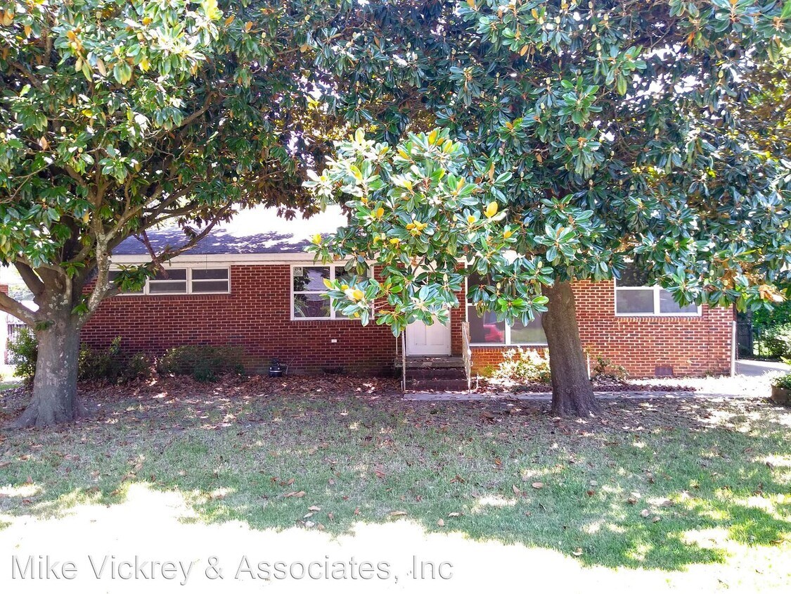 Primary Photo - 3 br, 2 bath House - 2012 Shark Drive
