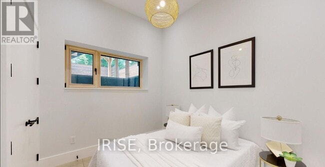 Building Photo - 1B Marowyne Dr