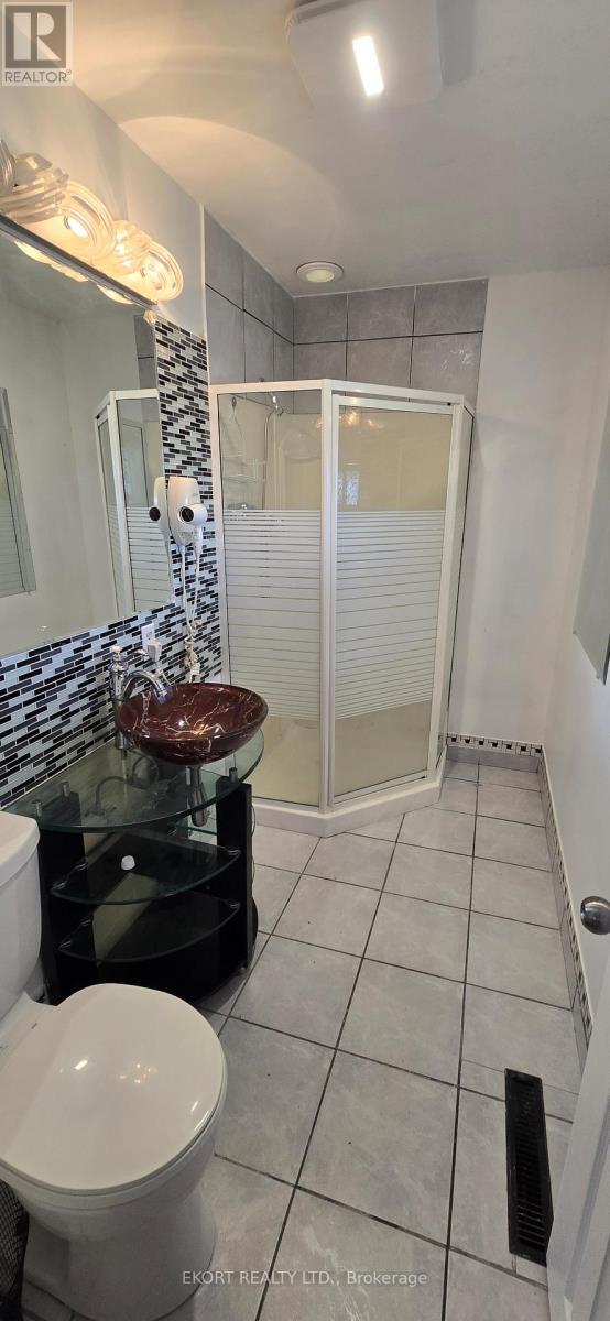 Building Photo - 87 S George St