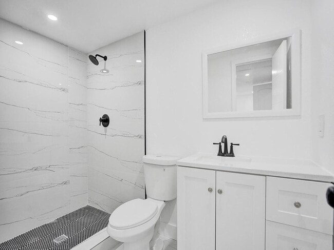 Photo - 940 SW 28th St House