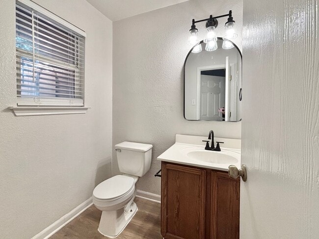 Foto del edificio - Gorgeous 4 bedroom home!