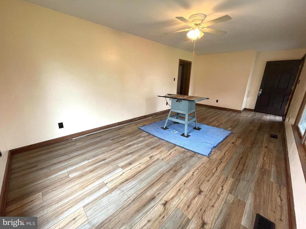 Primary Photo - 117 Clearview Dr