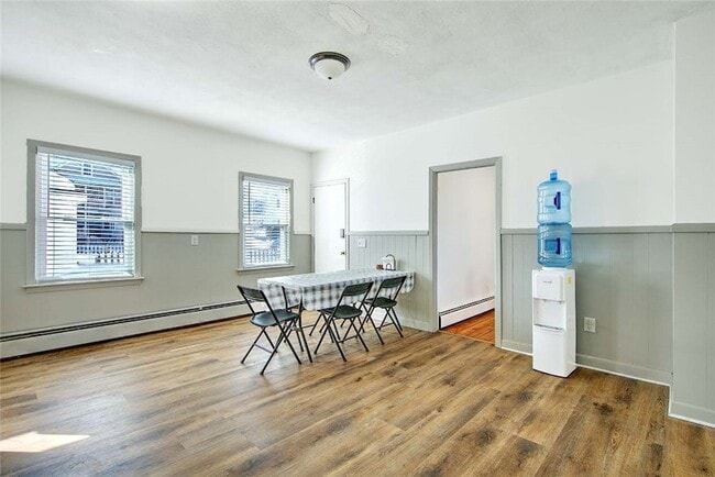 Building Photo - 68 Division St