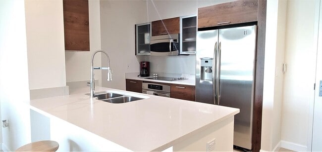 Building Photo - 480 Hibiscus St