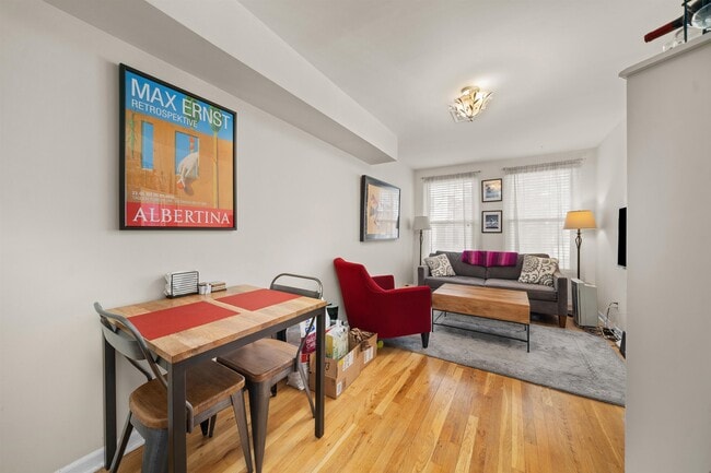 Foto del edificio - 308 Monroe St