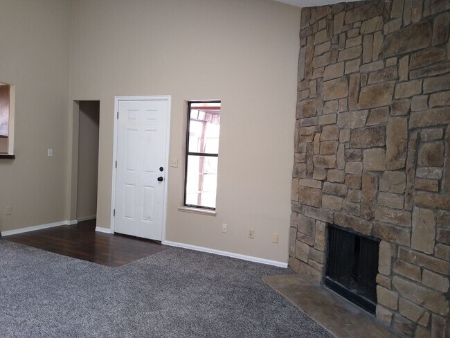 Foto del edificio - Available Now! Lakewood 2 Bed 2 Bath Duplex w/ Garage and Large Fenced Yard