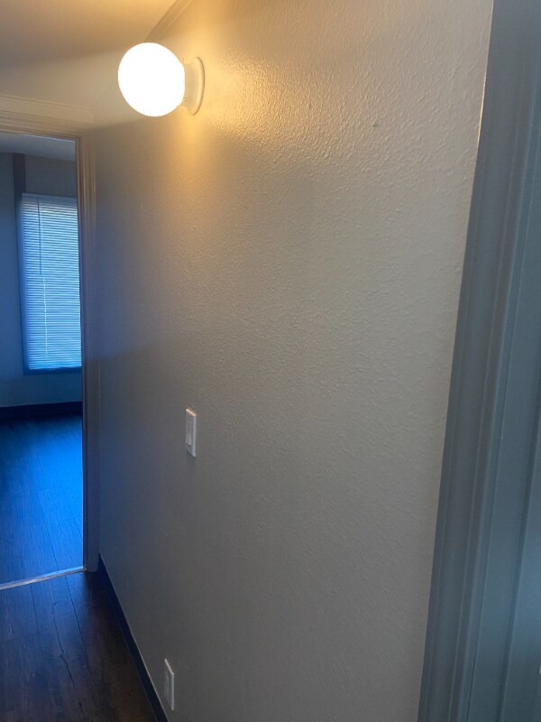 Building Photo - 534 6th Ave S