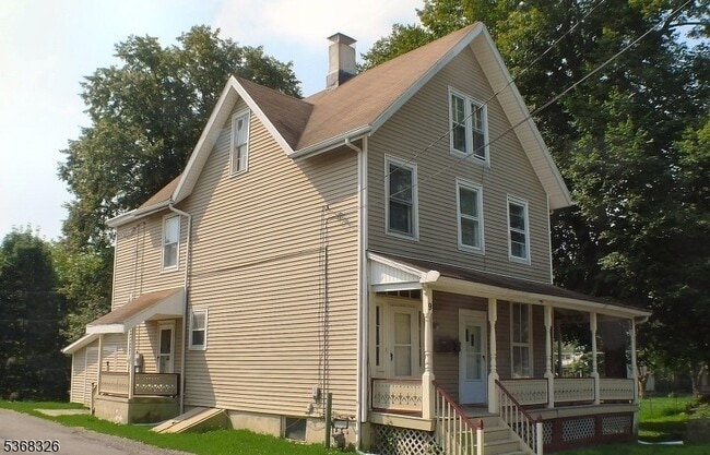 Building Photo - 9 E Johnston St